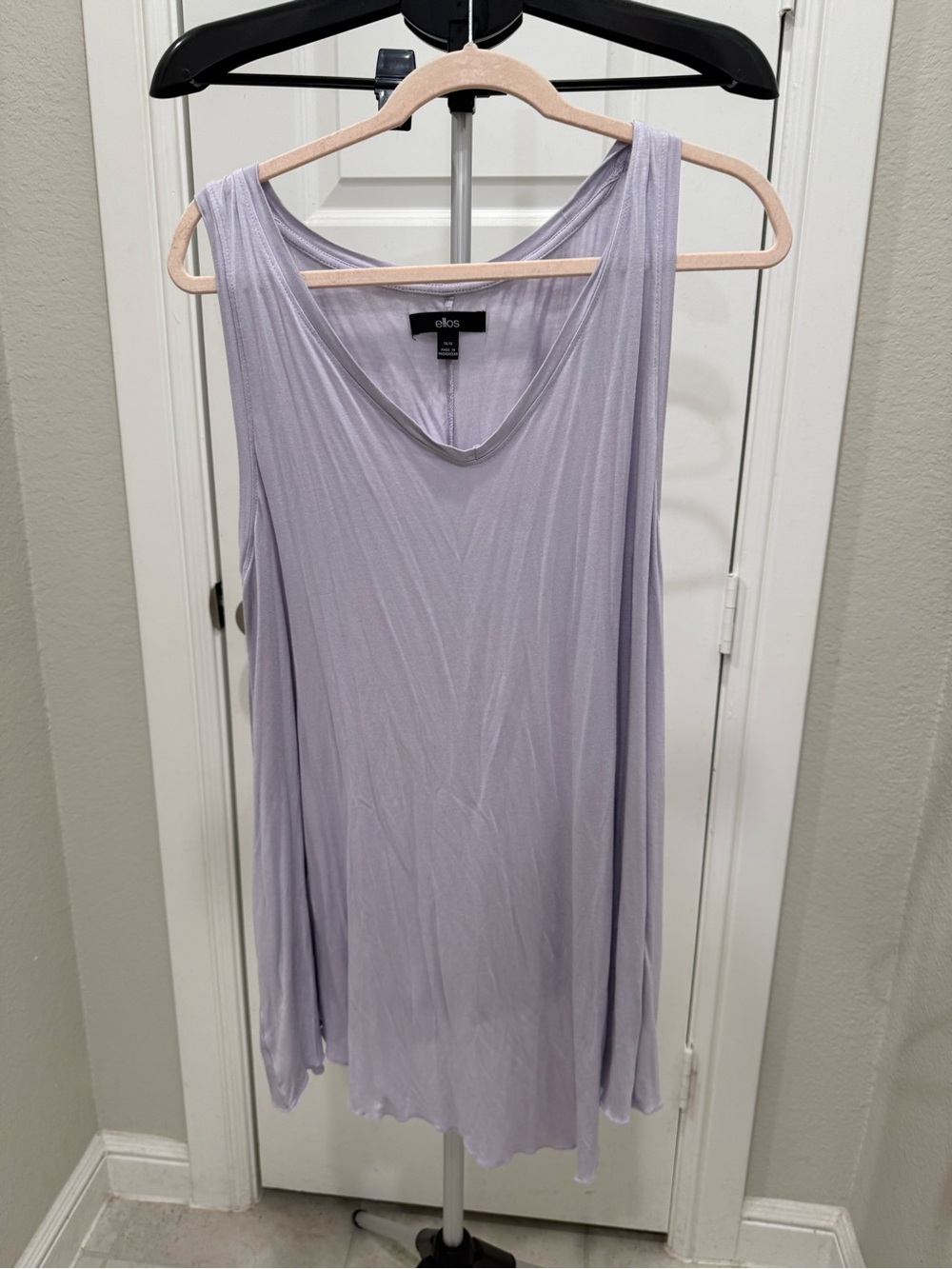 ellos Light Lavender V-Neck Sleeveless Tank Top